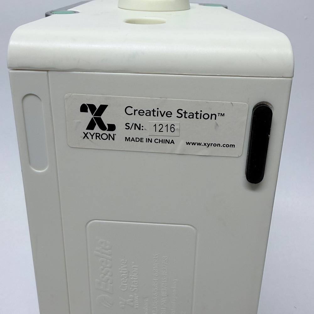Xyron Creative Station 9" 5" Manual Sticker Maker Laminator Magnet Machine - Picture 10 of 16